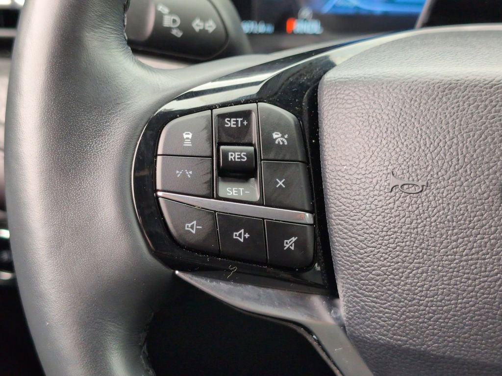 Used 2025 Ford Explorer Platinum w/ LUX Leather Package image 21