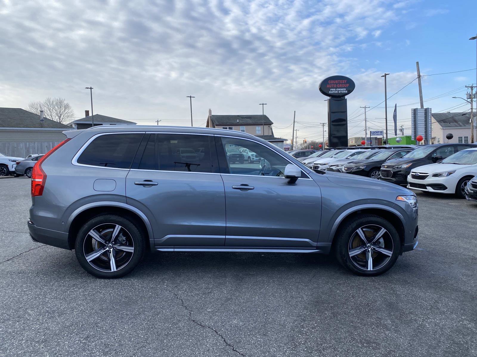 Used 2019 Volvo XC90 T6 R-Design w/ Advanced Package image 8