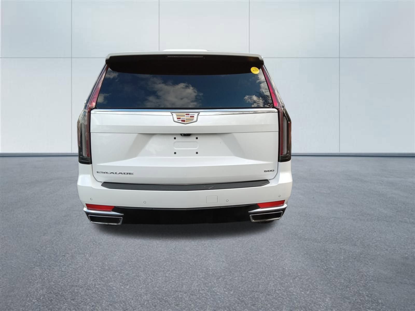 Used 2023 Cadillac Escalade Premium Luxury Platinum image 4