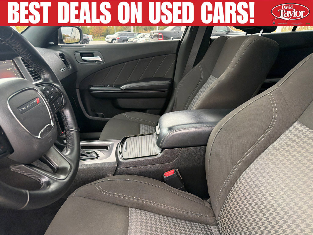 Used 2023 Dodge Charger SXT w/ Blacktop Package AWD/4WD image 10
