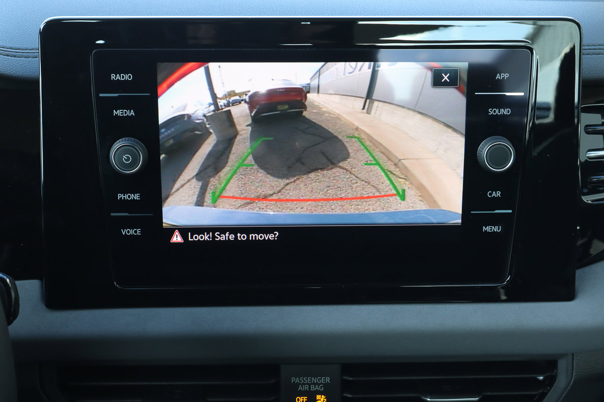 Used 2025 Volkswagen Jetta SE image 12