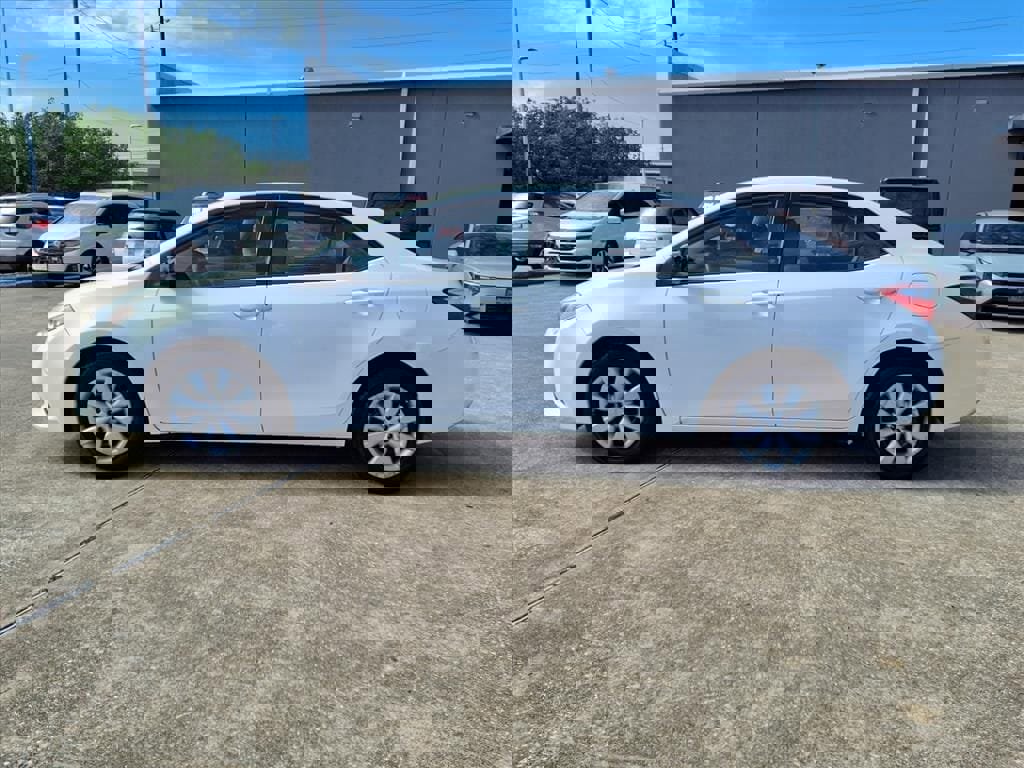 Used 2016 Toyota Corolla LE image 5