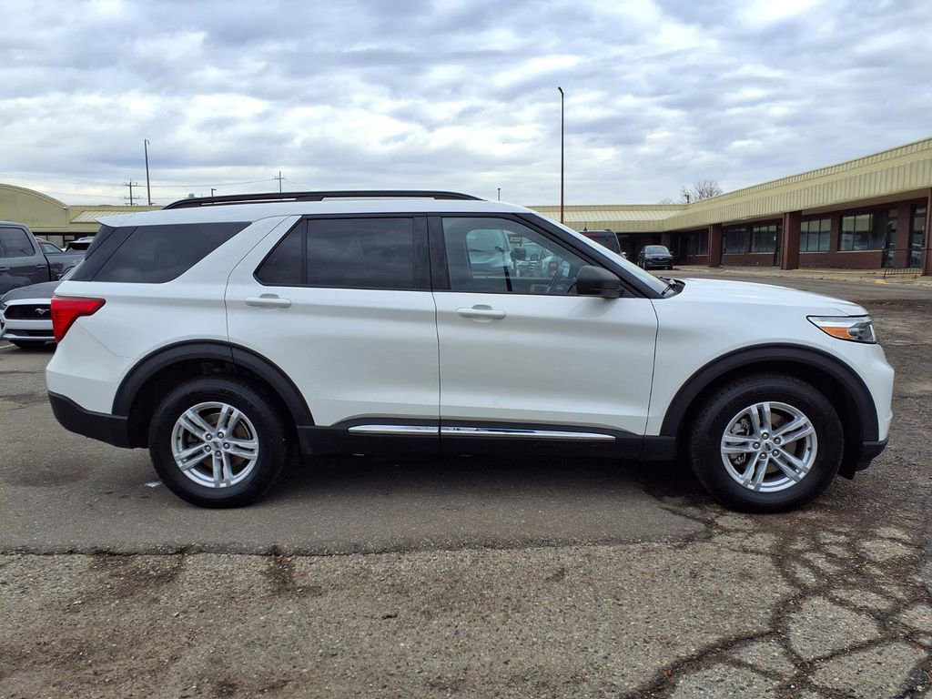 Certified 2022 Ford Explorer XLT w/ Equipment Group 202A image 6