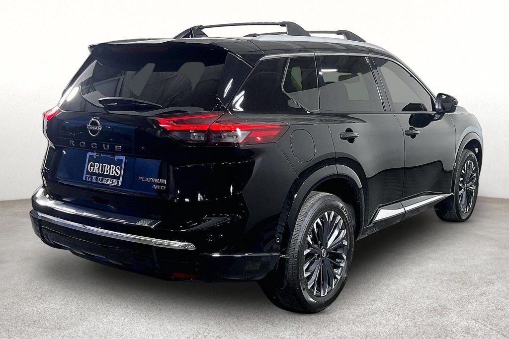 Used 2026 Nissan Rogue Platinum w/ Platinum Premium Package AWD/4WD image 2