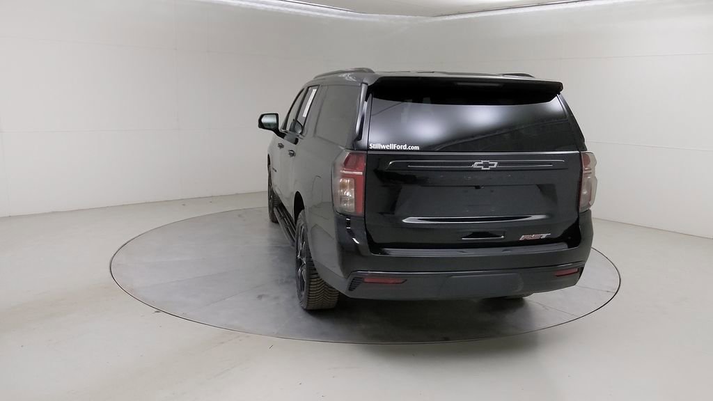 Used 2024 Chevrolet Suburban RST w/ Luxury Package AWD/4WD image 17