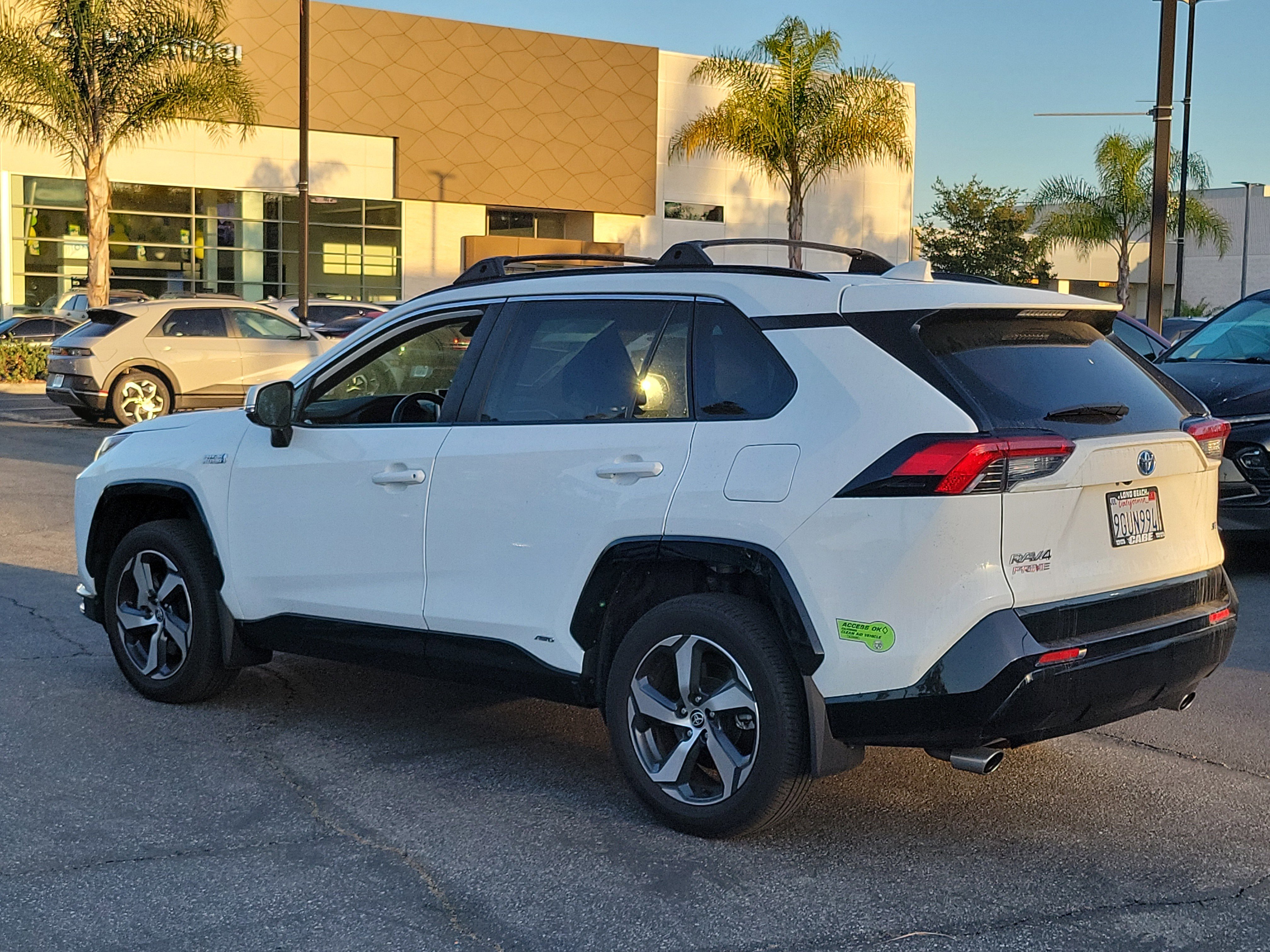 Used 2023 Toyota RAV4 SE w/ Weather & Moonroof Package AWD/4WD image 27
