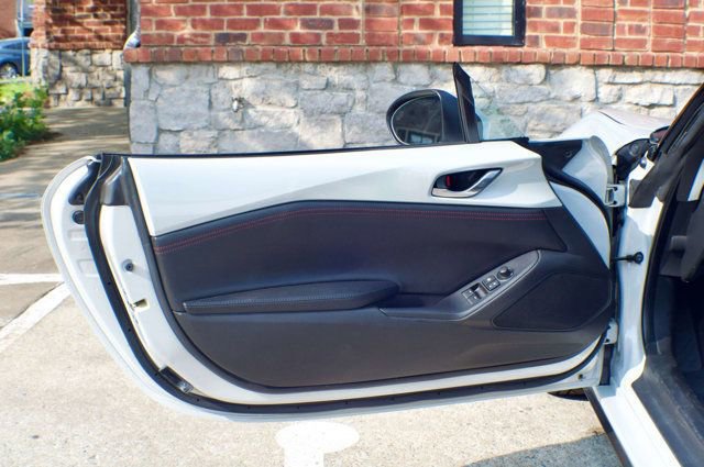 Used 2018 MAZDA MX-5 Miata Grand Touring RWD image 17