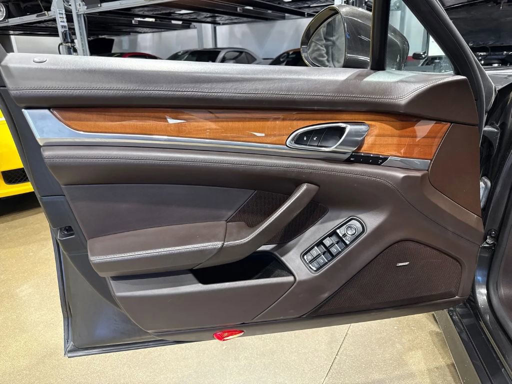 Used 2013 Porsche Panamera 4S image 14