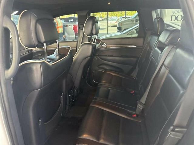 Used 2017 Jeep Grand Cherokee Overland w/ Jeep Active Safety Group image 9