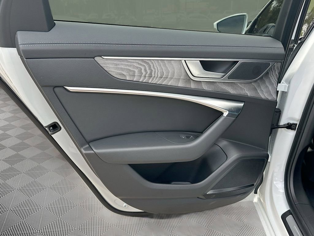 Used 2025 Audi A6 3.0T Premium image 28