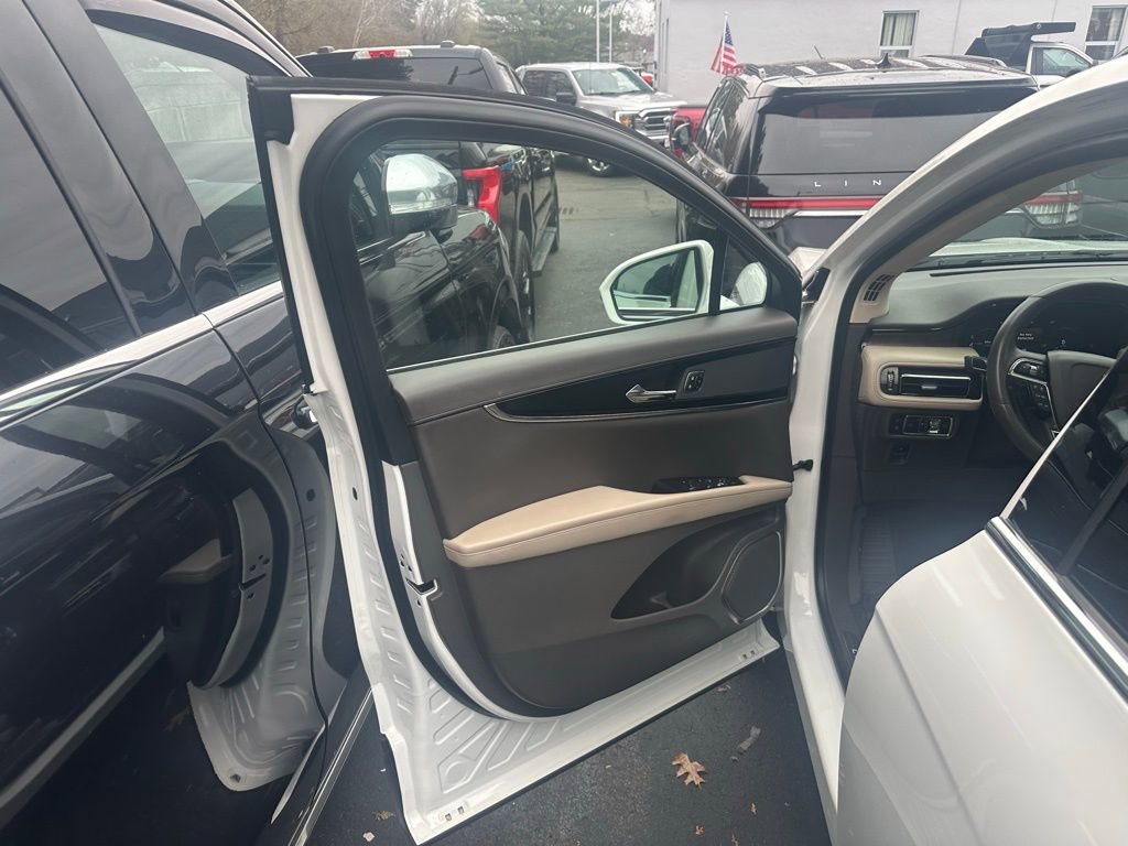 Used 2023 Lincoln Nautilus Reserve AWD/4WD image 20