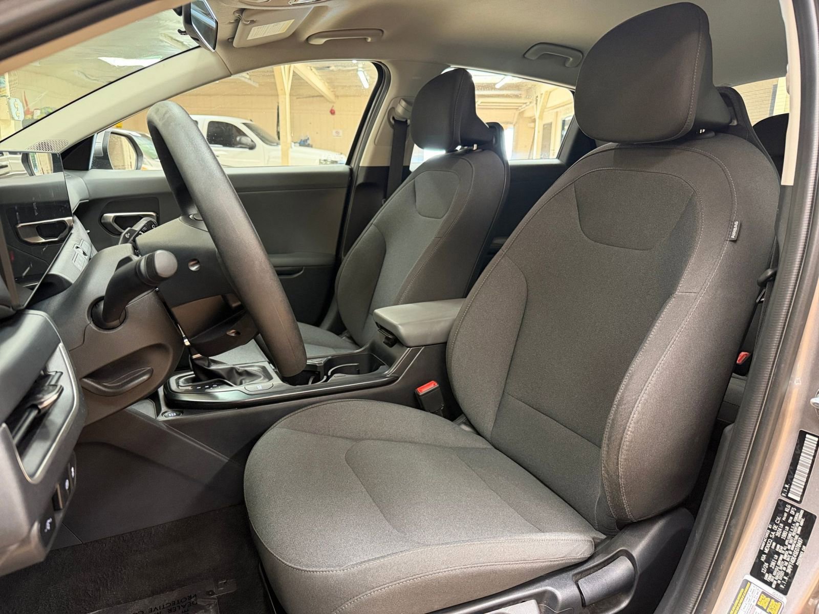 Used 2025 Kia K4 FWD image 35
