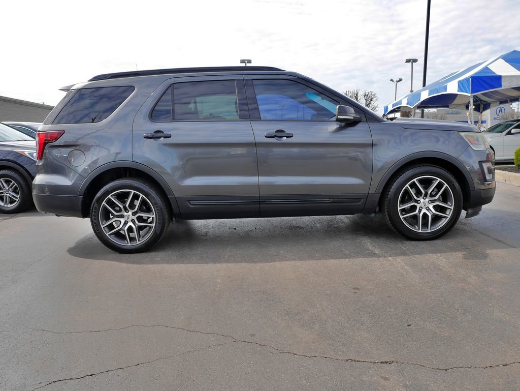 Used 2017 Ford Explorer Sport w/ Equipment Group 401A image 4