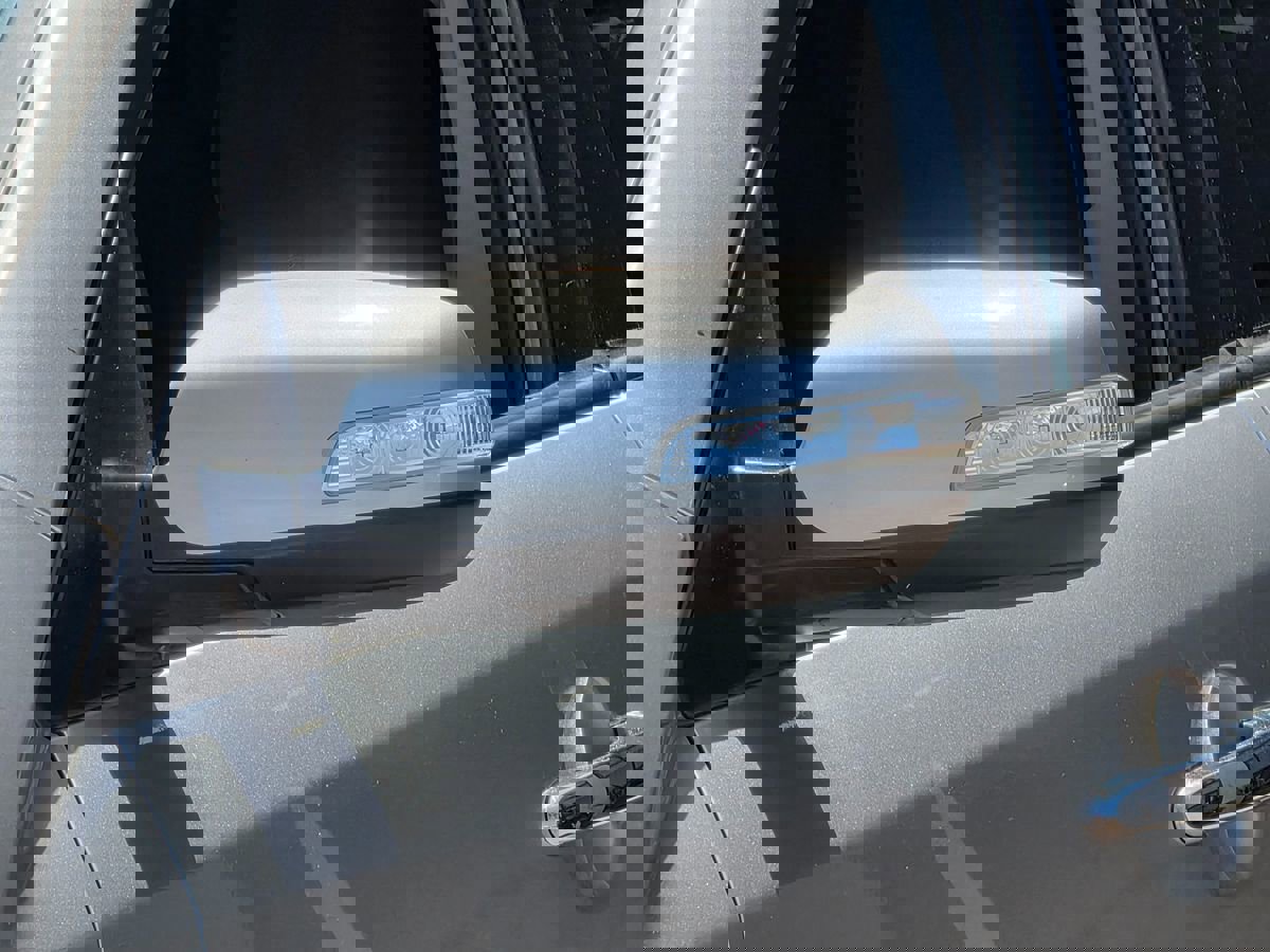 Used 2013 Kia Sorento LX w/ Third Row Pkg image 10