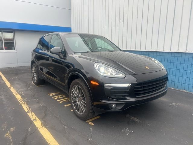 Used 2017 Porsche Cayenne Platinum Edition image 1