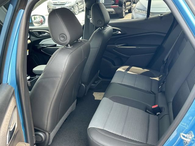Certified 2025 Chevrolet Trax LT w/ Driver Confidence Package FWD image 20