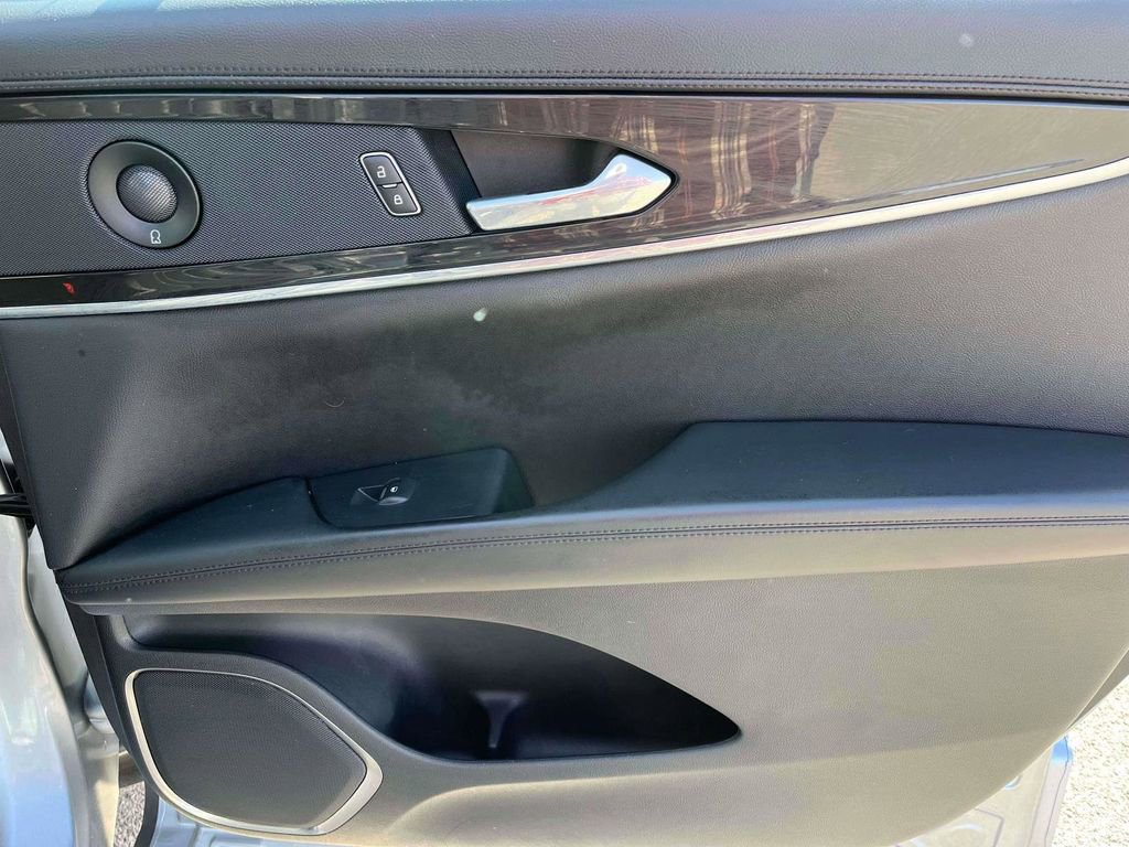 Used 2022 Lincoln Nautilus Reserve w/ Luxury Package image 10