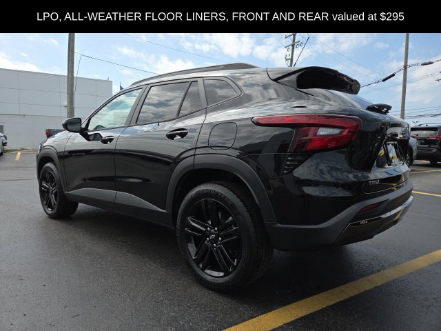 Used 2024 Chevrolet Trax ACTIV w/ Sunroof Package FWD image 6