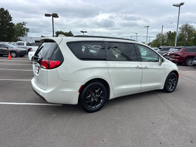 Used 2020 Chrysler Pacifica Touring-L Plus FWD image 30