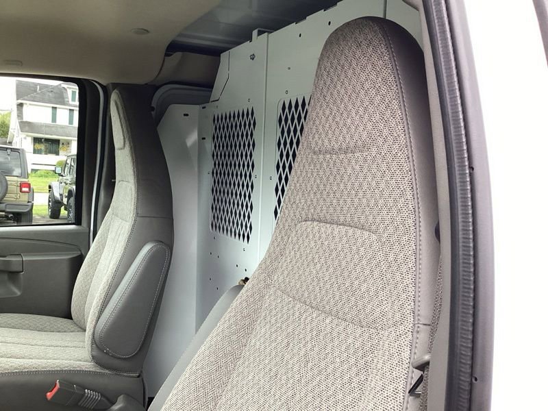 New 2026 Chevrolet Express 2500 w/ Driver Convenience Package RWD image 19