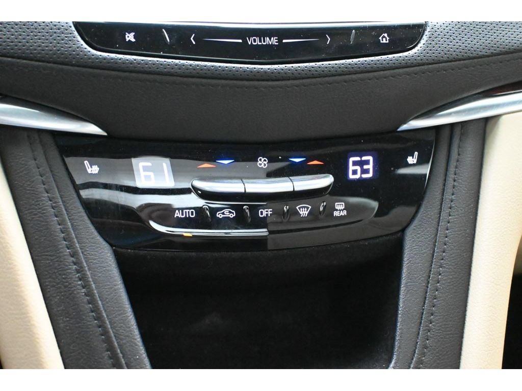 Used 2018 Cadillac XT5 Luxury w/ Driver Awareness Package AWD/4WD image 44