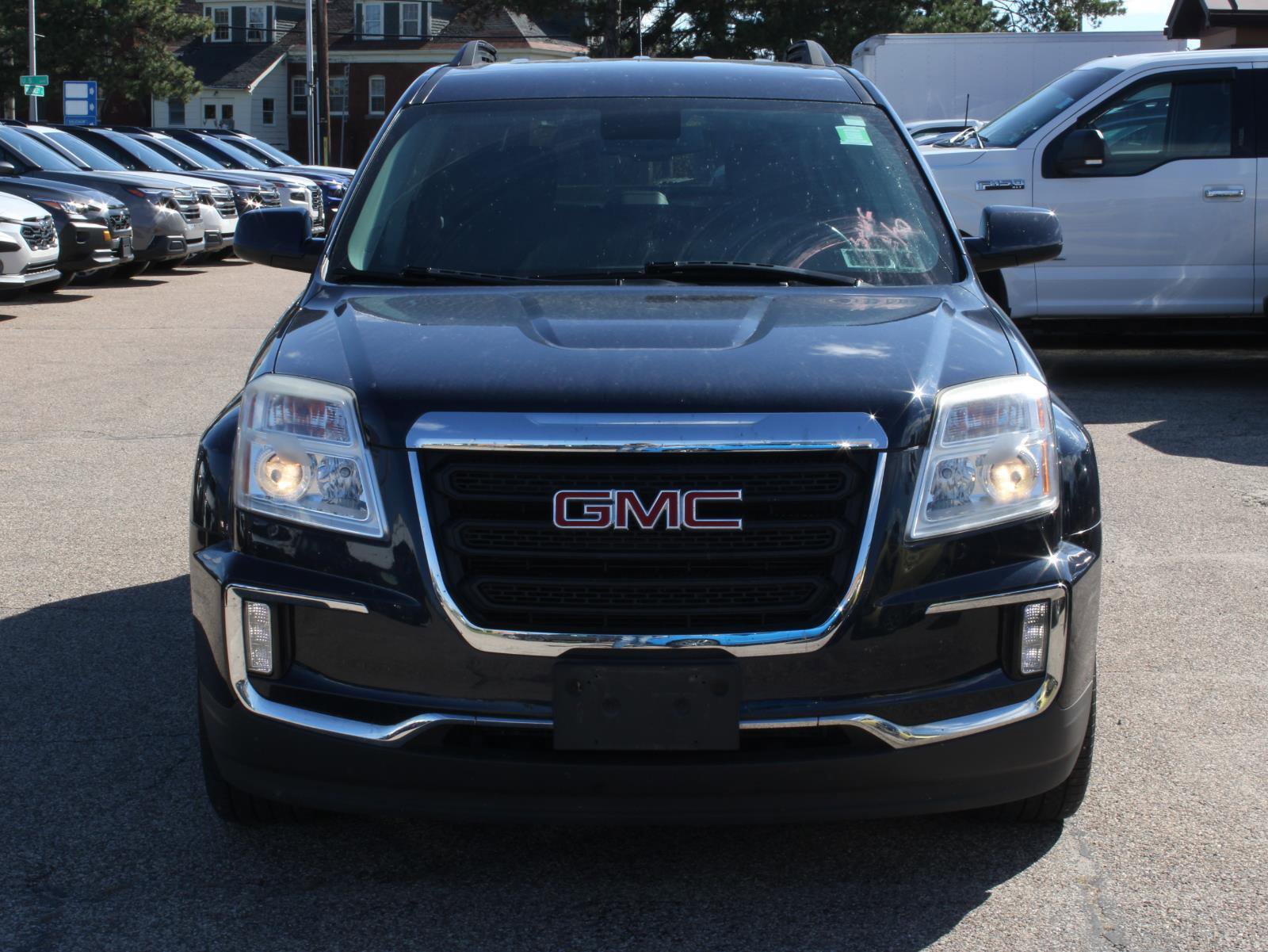 Used 2017 GMC Terrain SLE w/ Convenience Package AWD/4WD image 2