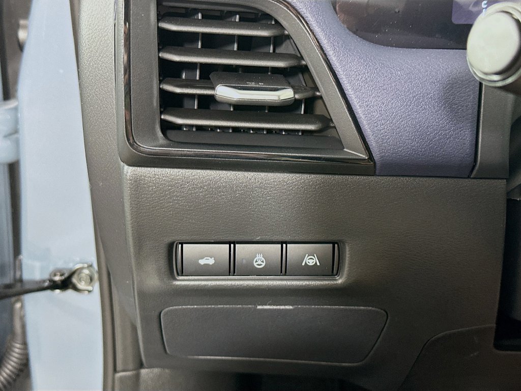 New 2026 Nissan Sentra SL w/ Floor Mat Package FWD image 24