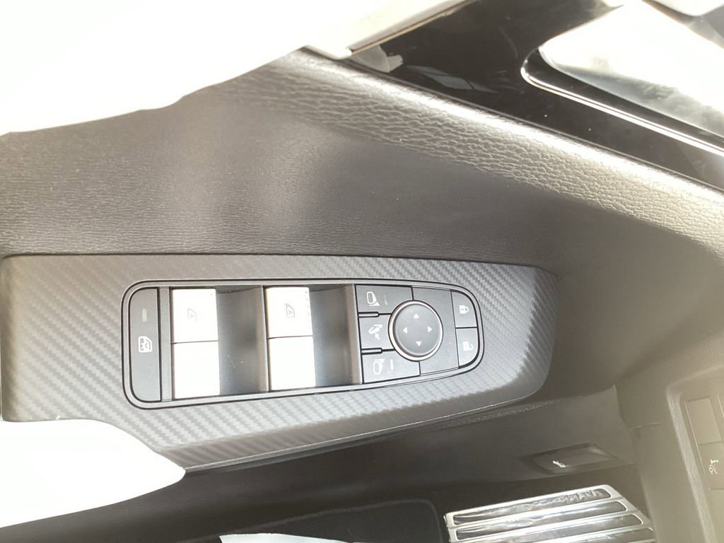 New 2025 Mitsubishi Outlander SEL image 18