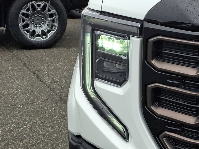 Used 2026 GMC Sierra 1500 AT4X w/ LPO, Black Badging Package AWD/4WD image 29