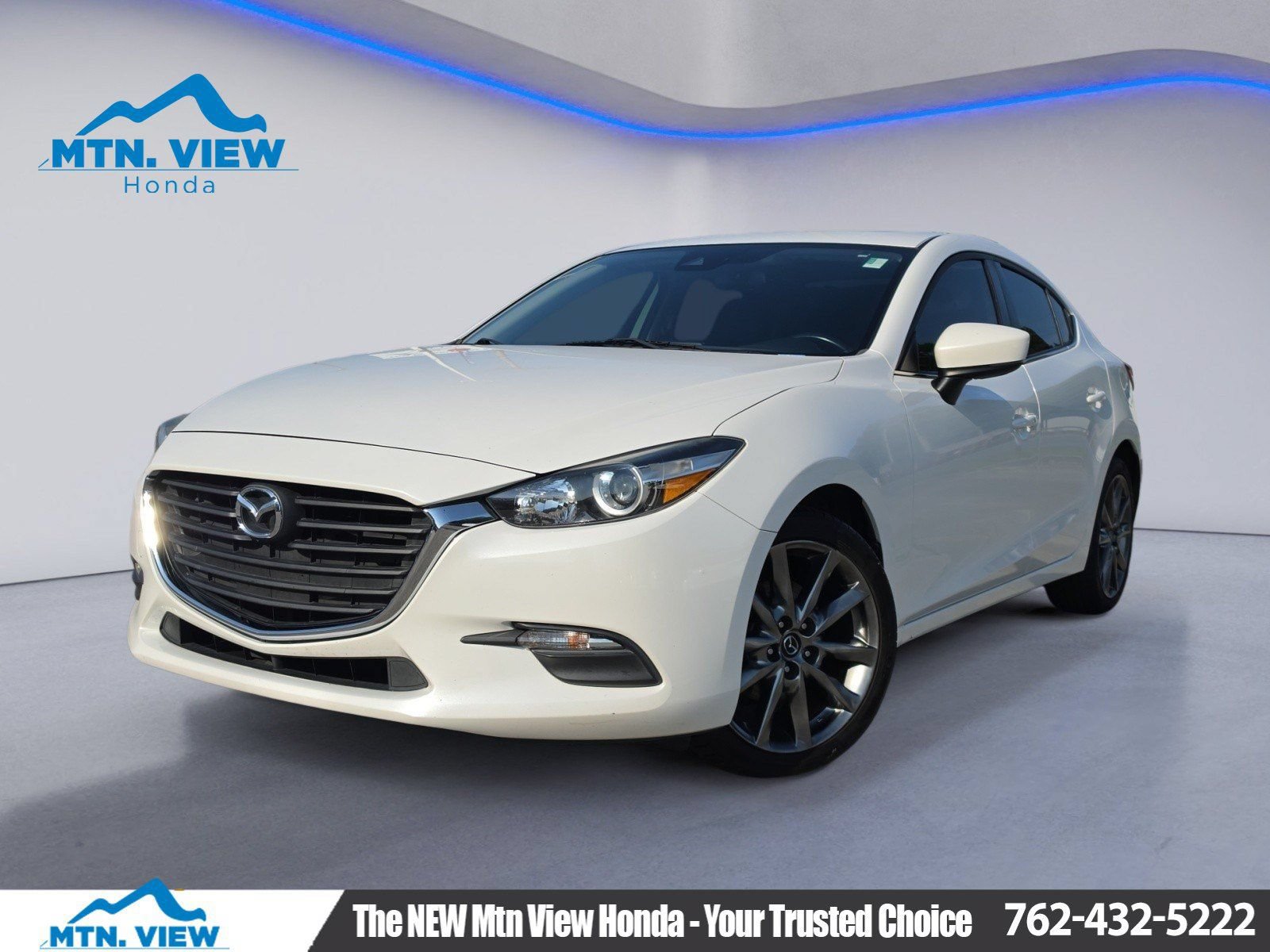 Used 2018 MAZDA MAZDA3 Touring FWD image 1