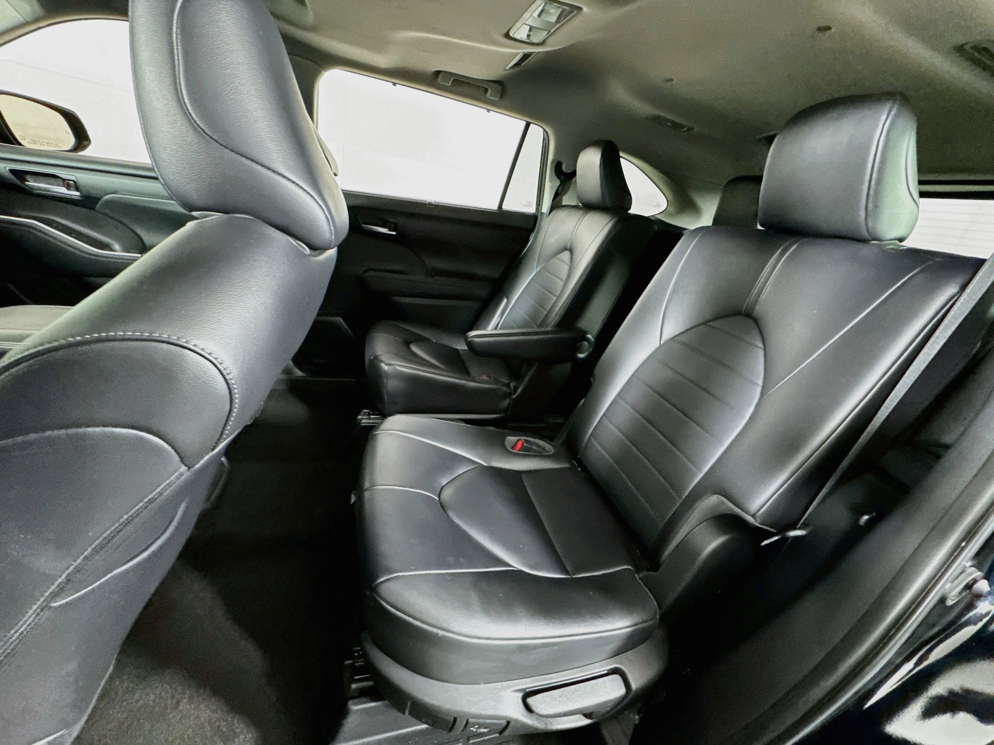 Certified 2023 Toyota Highlander XLE AWD/4WD image 18