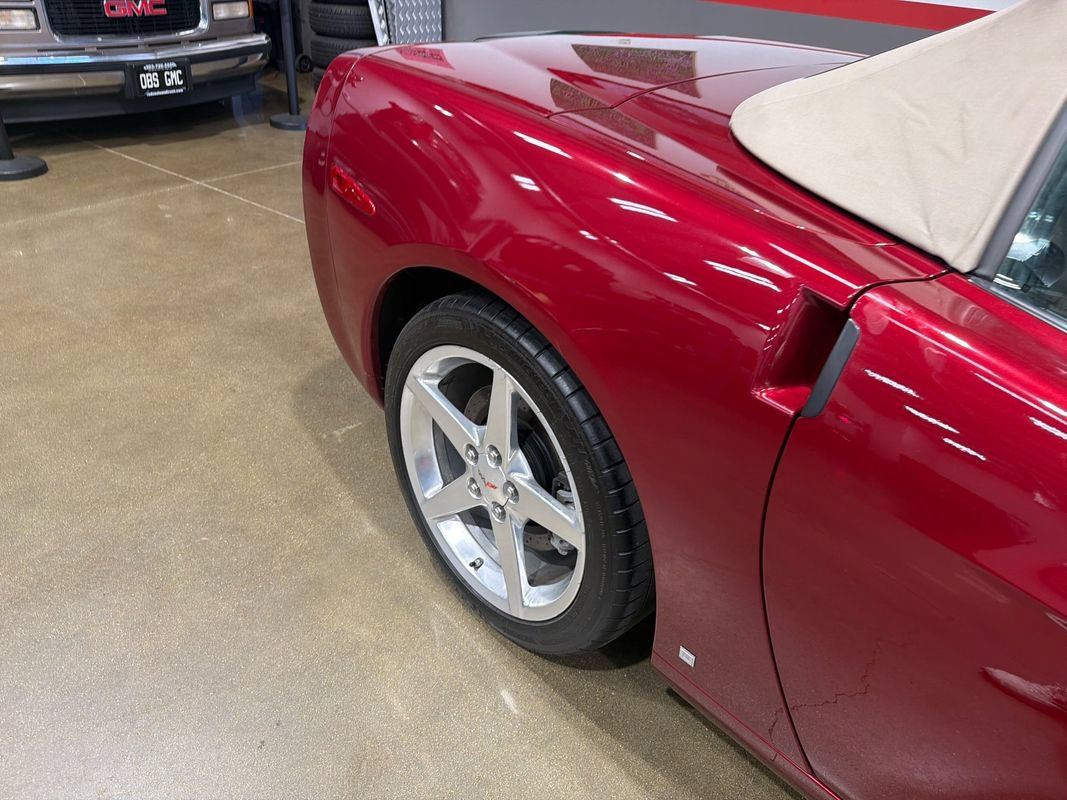 Used 2006 Chevrolet Corvette Convertible w/ Preferred Equipment Group RWD image 74