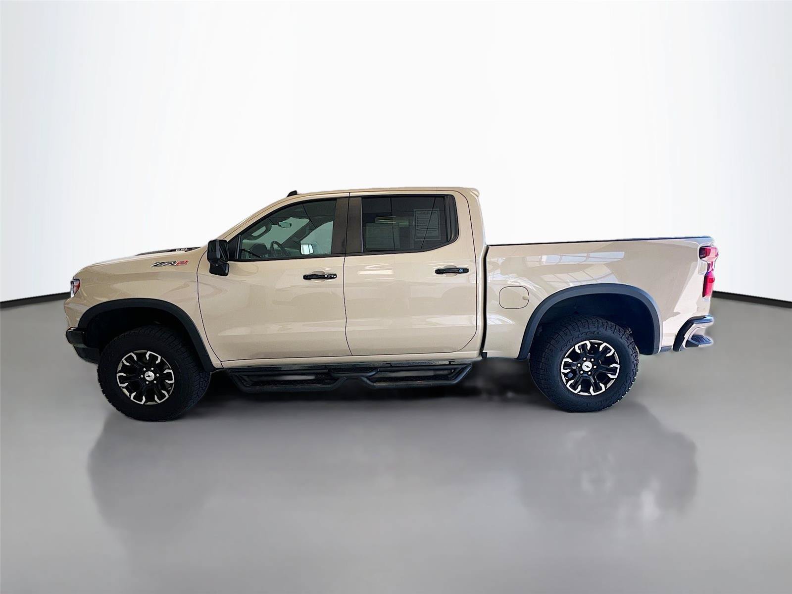 Used 2022 Chevrolet Silverado 1500 ZR2 w/ Technology Package AWD/4WD image 8