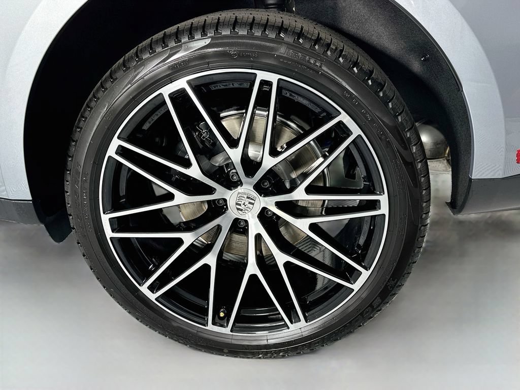 New 2026 Porsche Macan AWD/4WD image 33