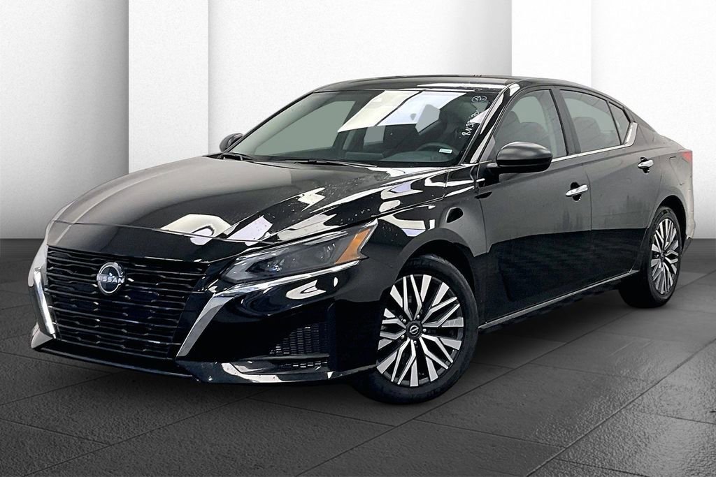 Certified 2024 Nissan Altima 2.5 SV FWD image 9