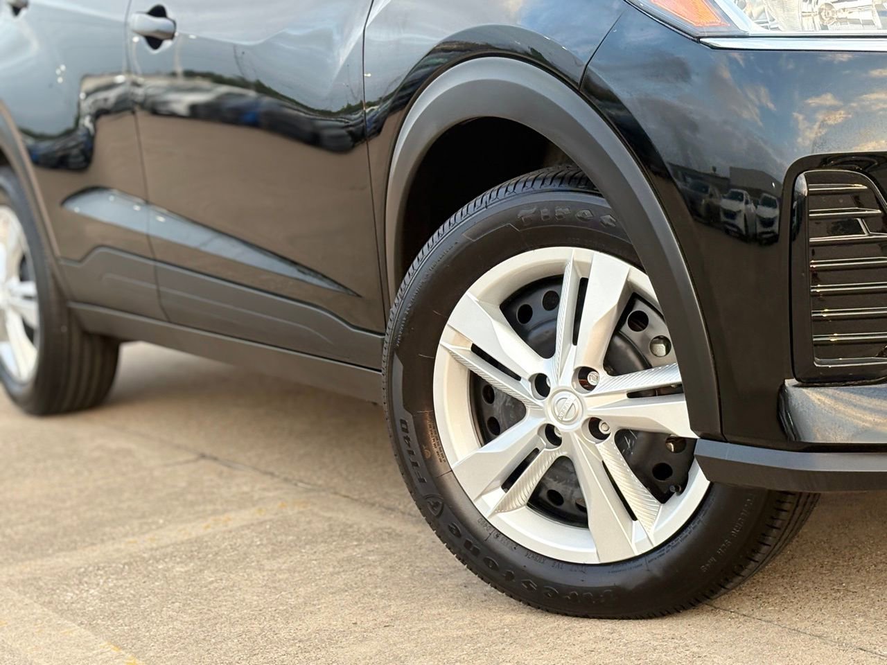 Certified 2025 Nissan Kicks Play S FWD image 12