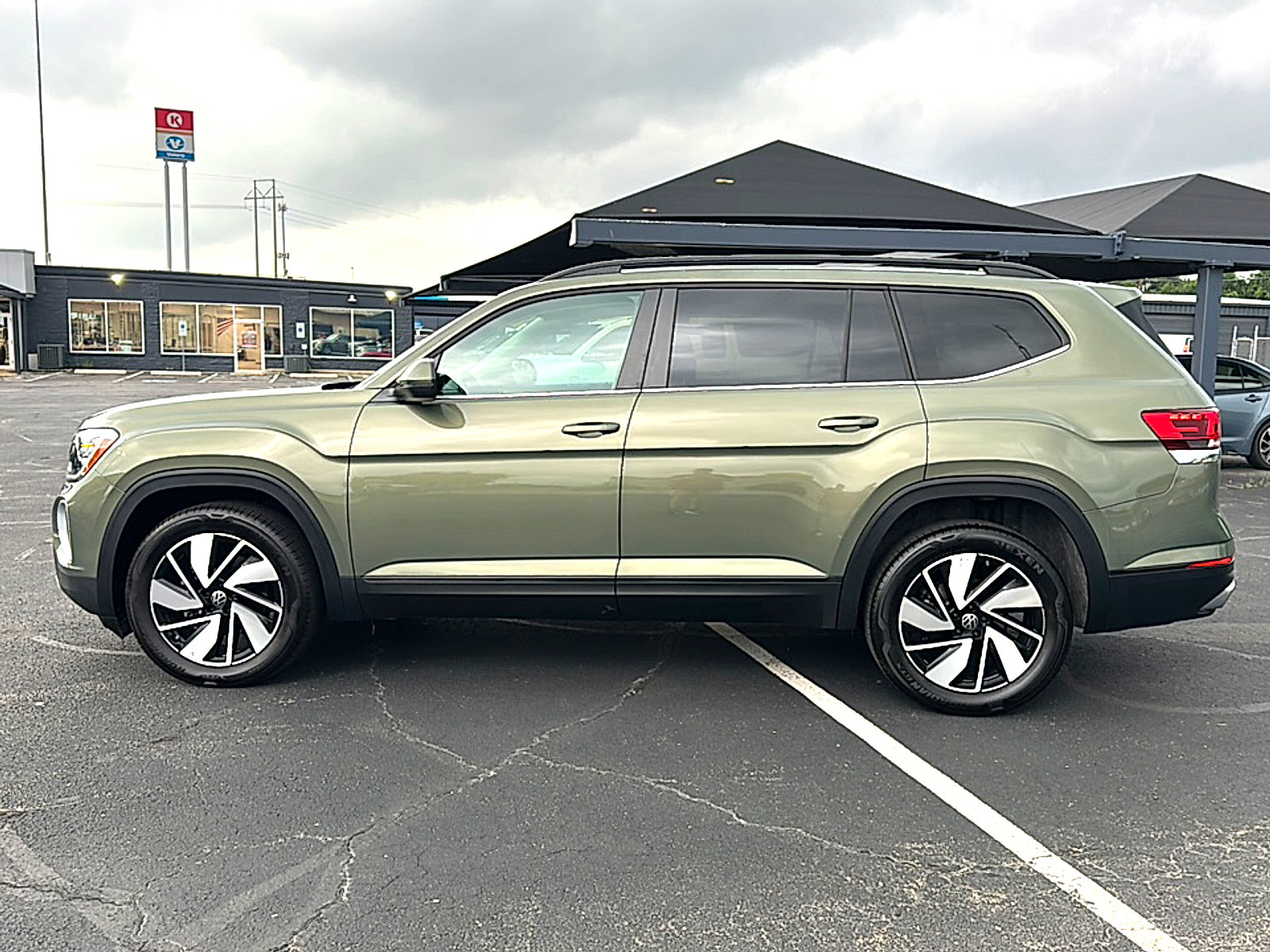 Used 2026 Volkswagen Atlas SE AWD/4WD image 5