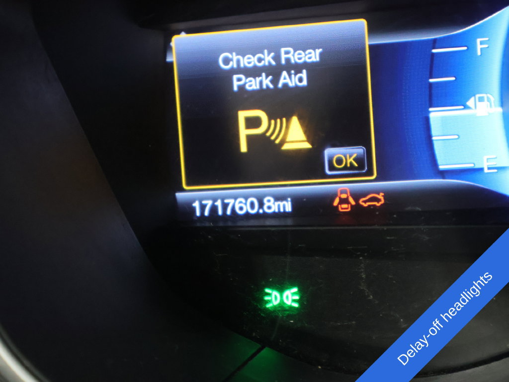 Used 2015 Ford Fusion SE FWD image 4