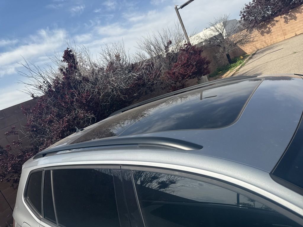 Used 2021 Volkswagen Tiguan SE R-Line image 21