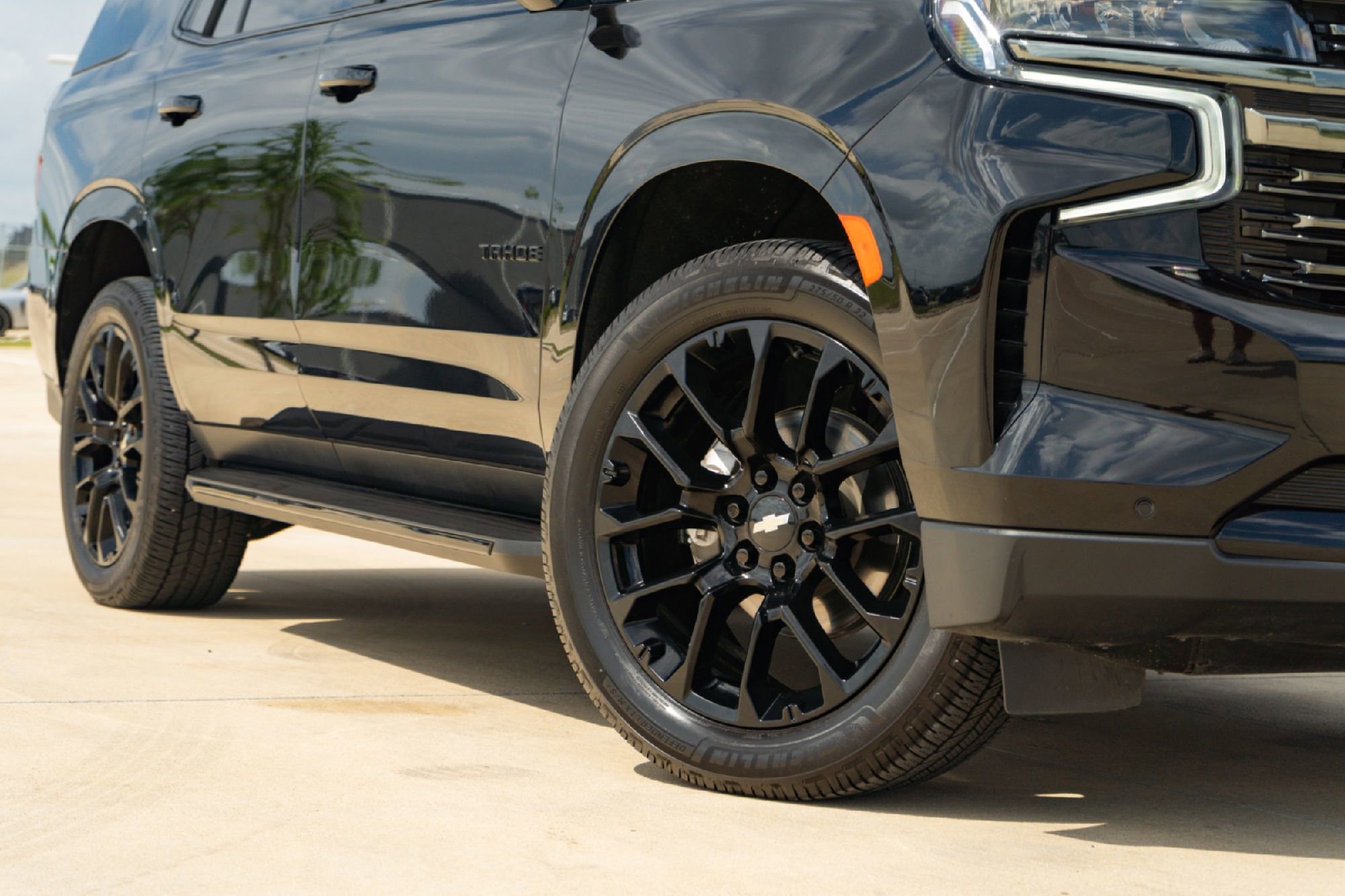 Used 2022 Chevrolet Tahoe RST w/ Luxury Package image 2