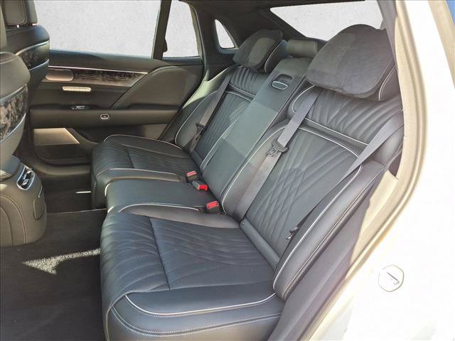 Used 2025 Genesis G90 3.5T AWD/4WD image 21