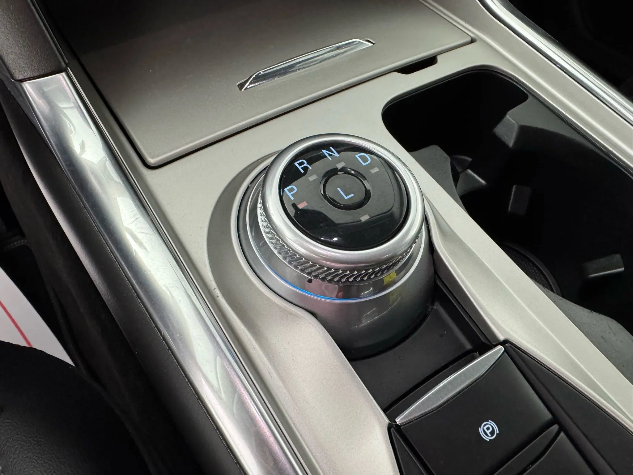 Used 2022 Ford Explorer XLT w/ Equipment Group 202A image 22