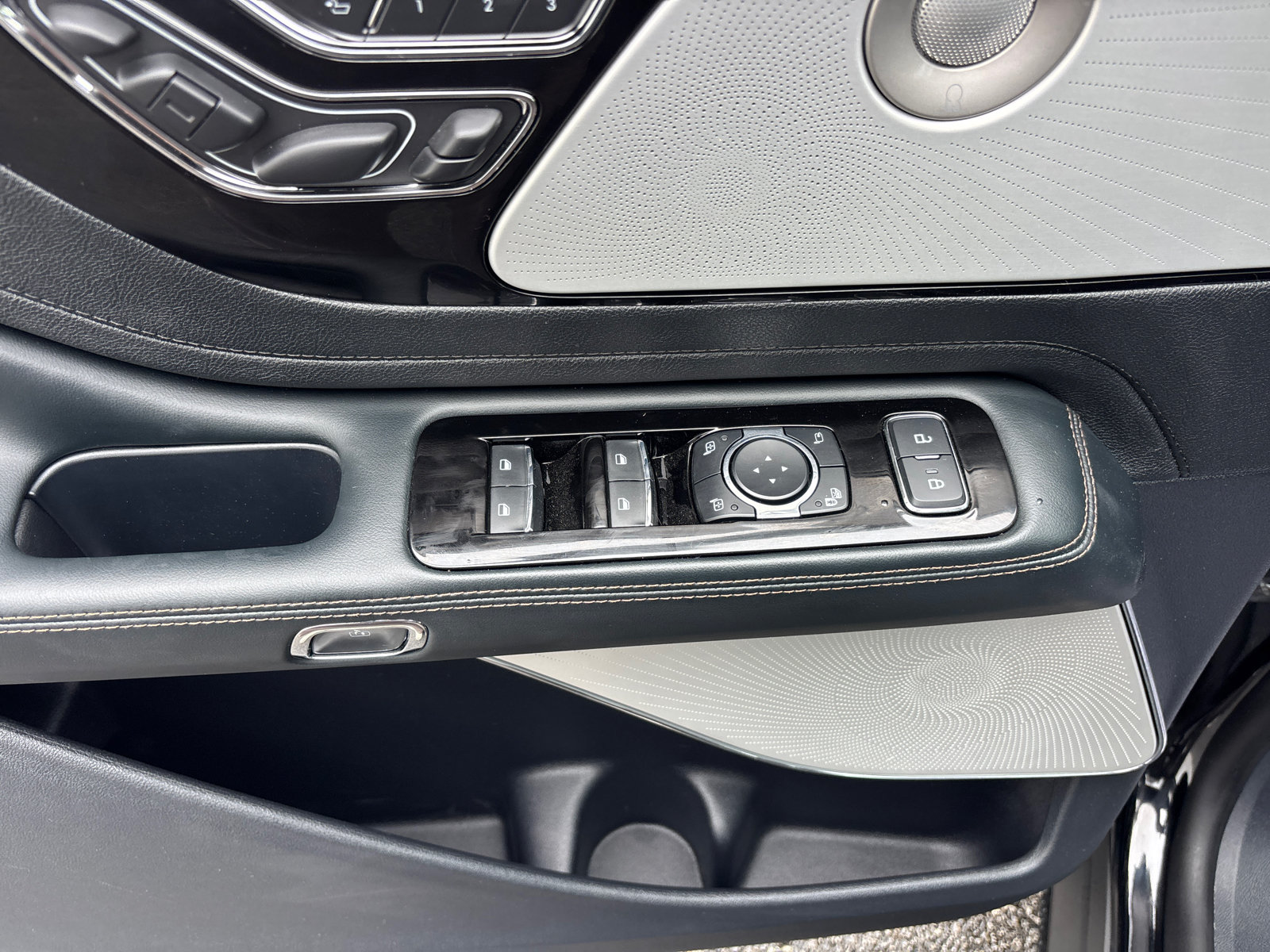 New 2026 Lincoln Aviator Reserve AWD/4WD image 13