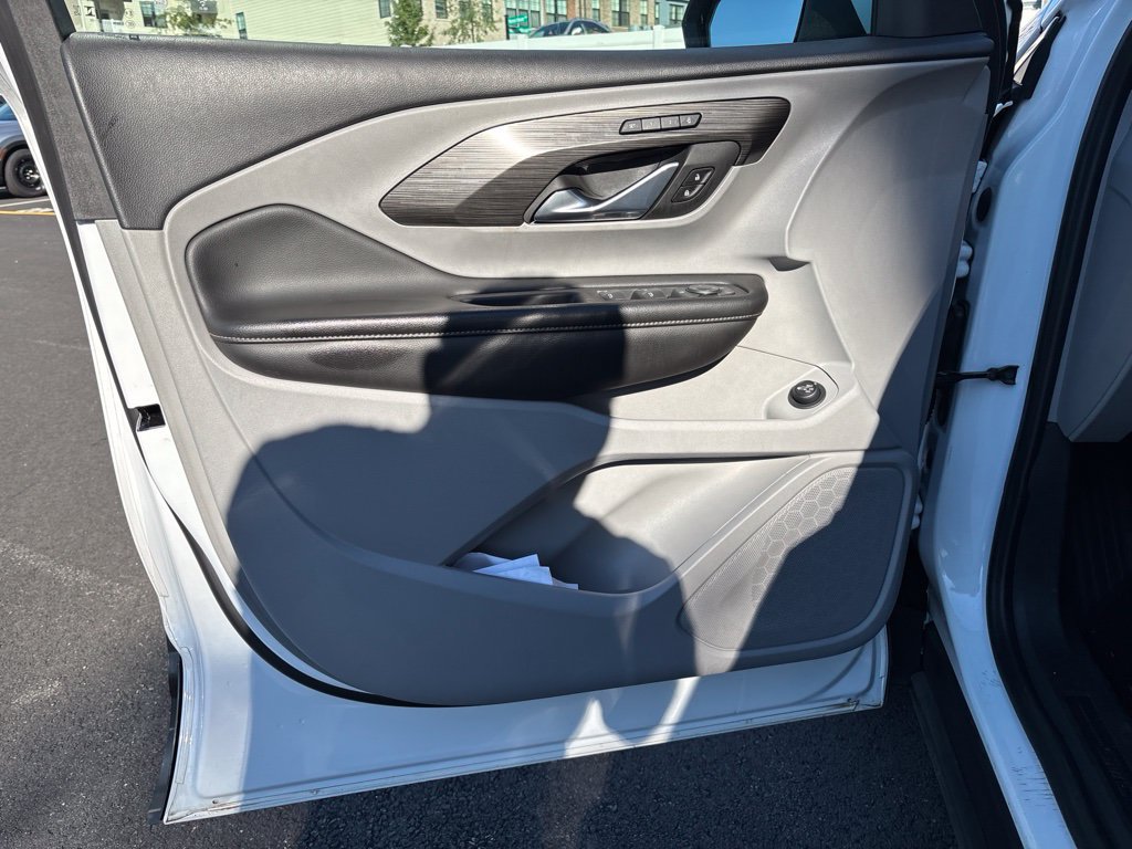Used 2023 GMC Terrain SLT FWD image 12
