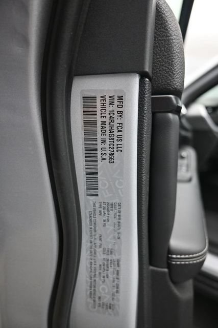 New 2026 Jeep Grand Cherokee Laredo w/ Trailer Tow Package AWD/4WD image 9