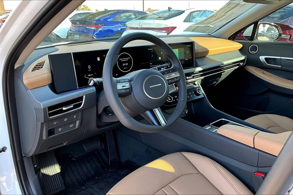 New 2025 Hyundai Sonata Limited image 28