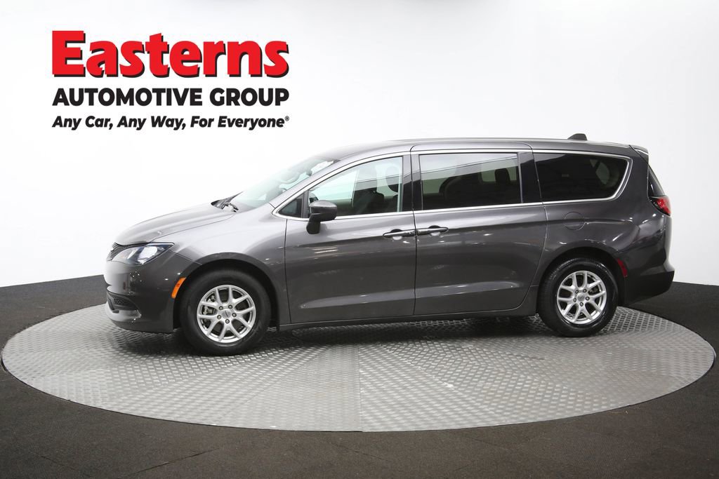 Used 2023 Chrysler Voyager LX image 59