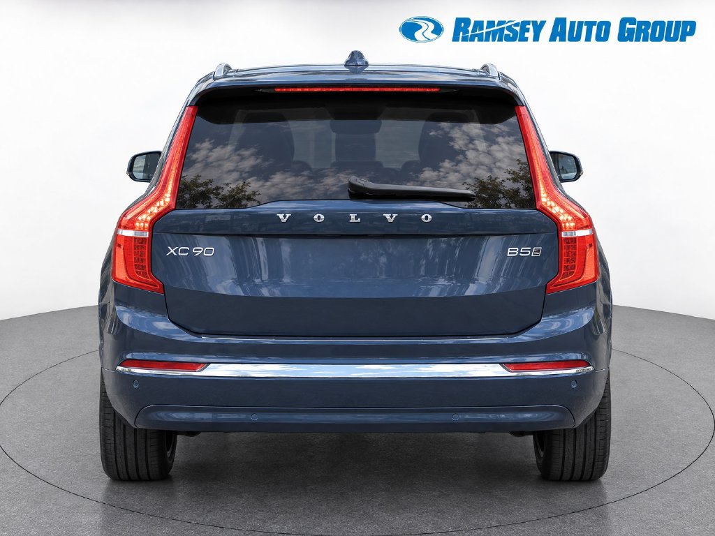 Used 2025 Volvo XC90 B5 Core w/ Protection Package Premier AWD/4WD image 7