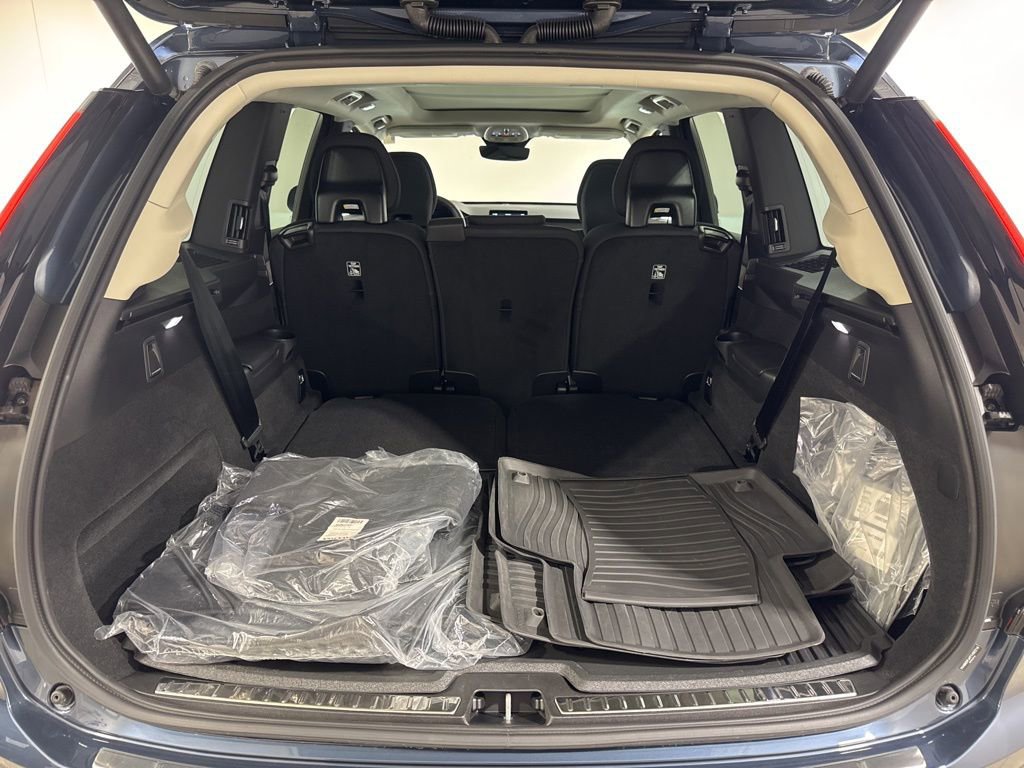 Used 2026 Volvo XC90 B6 Core w/ Protection Package Premier AWD/4WD image 31