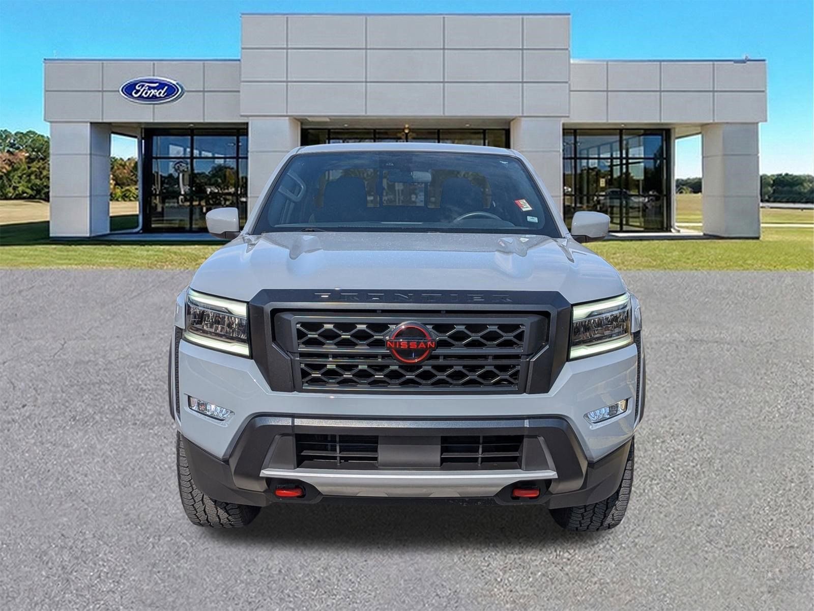 Used 2024 Nissan Frontier Pro-X image 9